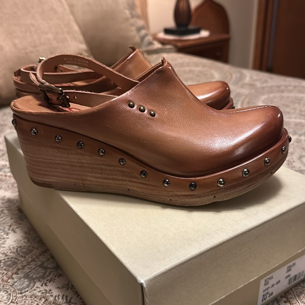 A.S.98 PUCK in Camel - NWOT